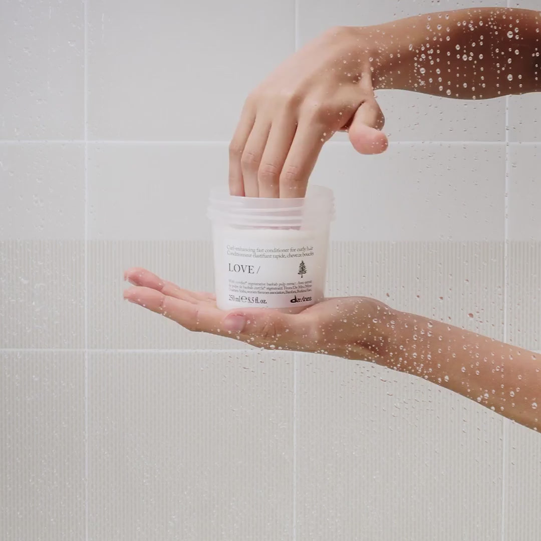 Davines LOVE CURL conditioner video  for curly and wavy hair definition and hydration