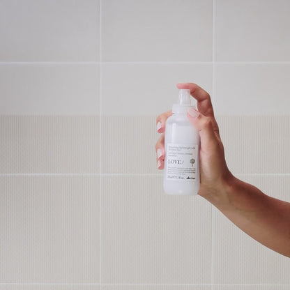 Davines LOVE Smoothing Lightweight Milk for Frizzy Hair